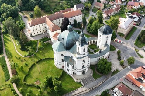 Moravský kras s ubytováním na zámku