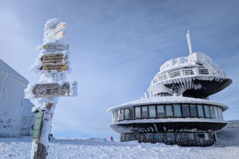 Přes Sněžku do Polska pro okna